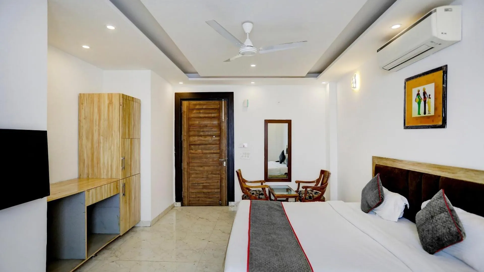 ****  Townhouse Rivasa Regency Hotel Delhi  India