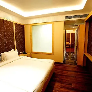 hotel-magic-leaf.hotels-varanasi.com/